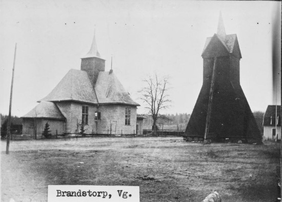 Gammal svartvit bild av Branstorps kyrka.