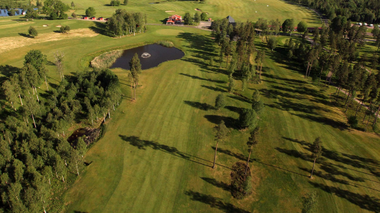 Flygbild över Skinnarebo golfklubb.